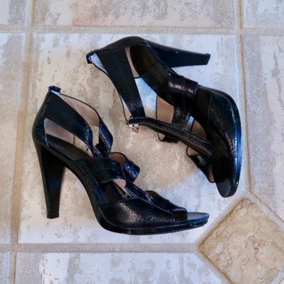 MICHAEL KORS Patent Leather Zip Heels Black EUC - Picture 3 of 9